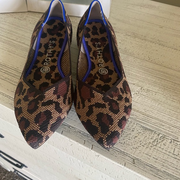 Rothy’s leopard print flats - Picture 2 of 3